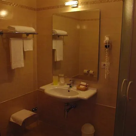 Hotel Dependance Center 2*