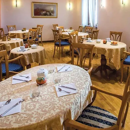 Dependance Center Hotel 2*